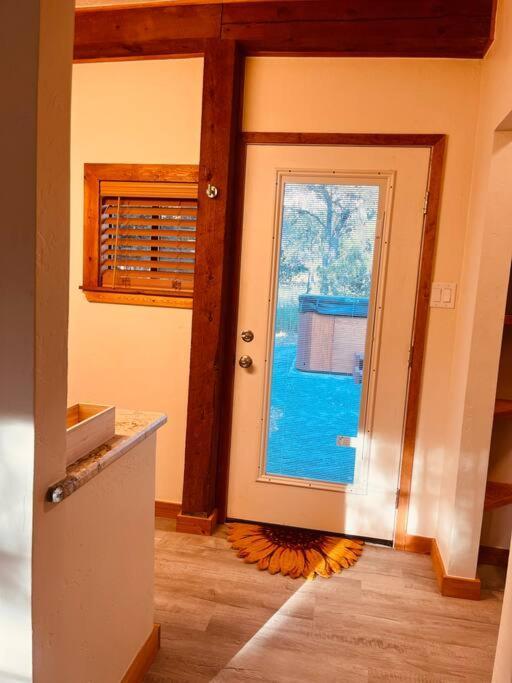 A Cozy Escape In Tijeras-hot Tub-game Room-pet Friendly! Tijeras