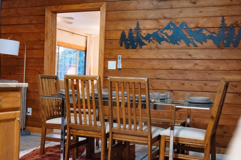 A Cozy Escape In Tijeras-hot Tub-game Room-pet Friendly! *